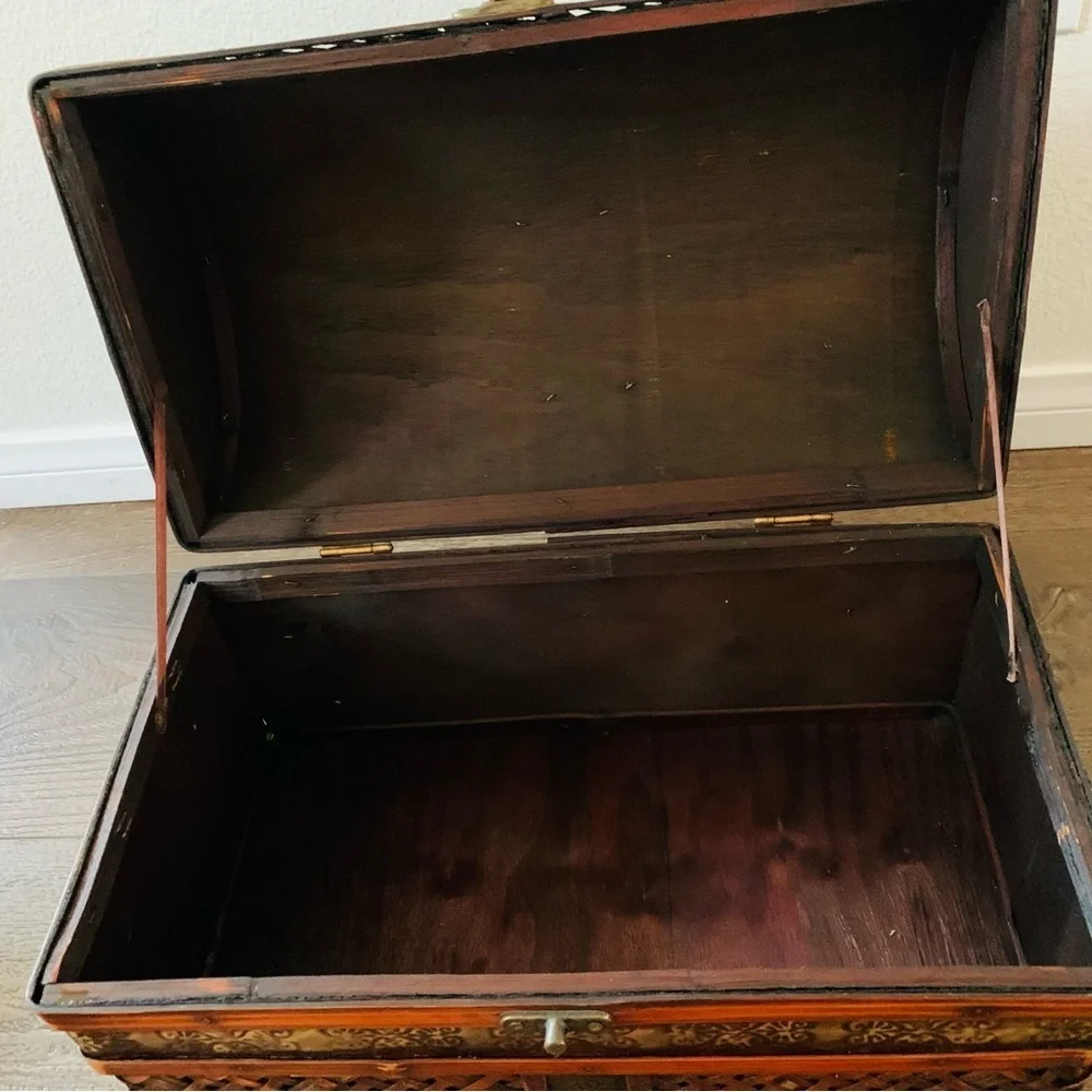 Wooden box